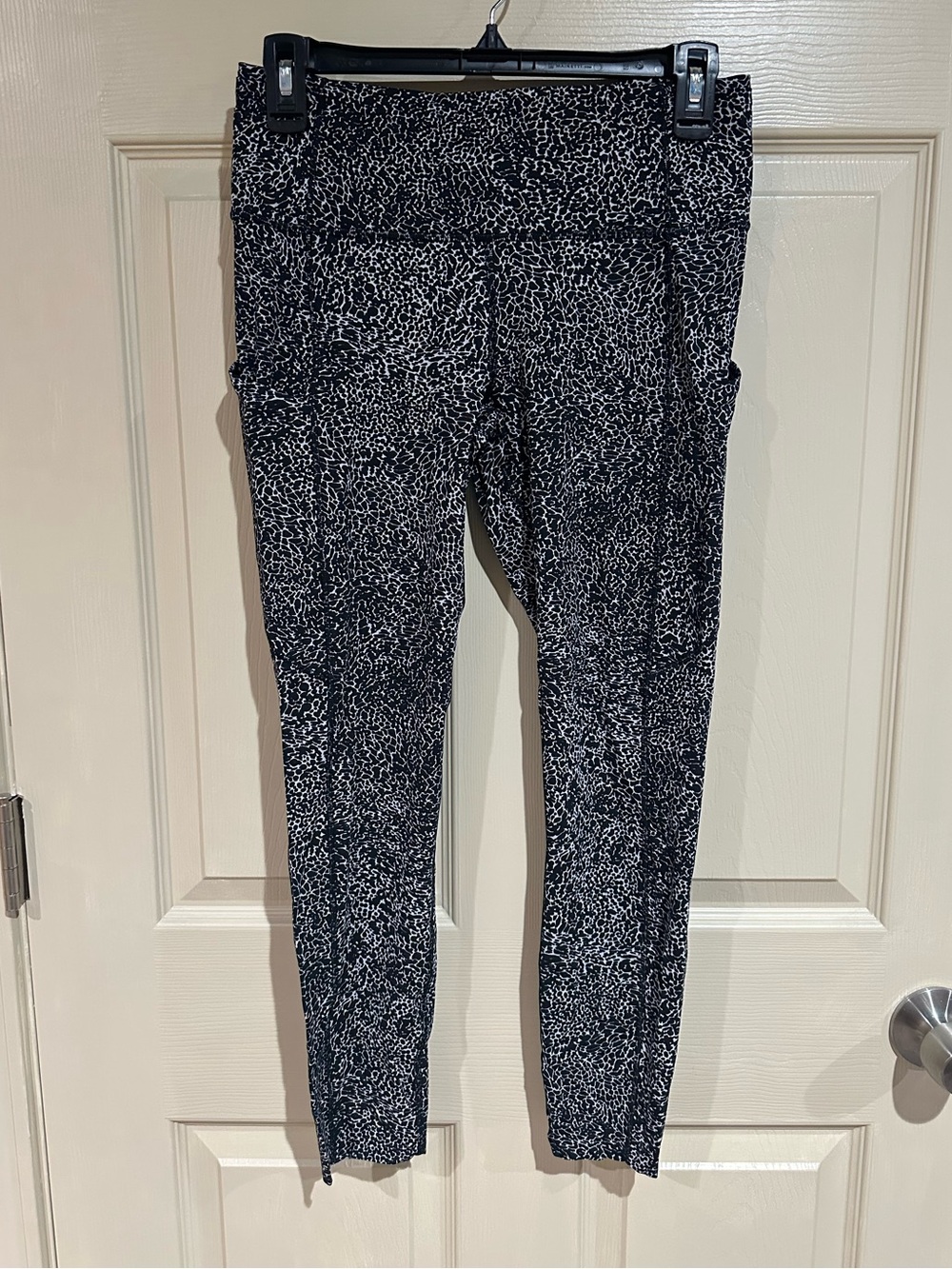 Lululemon Fast and Free Tight Black & White Printed High-Rise Leggings